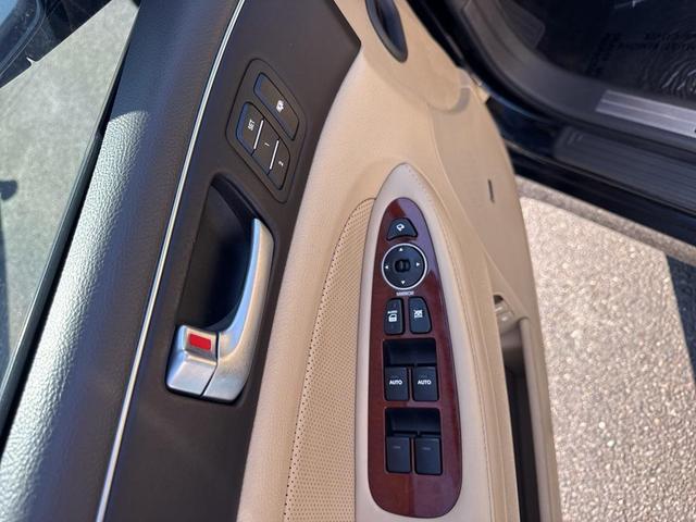 Photo of 2012 Black Noir Pearl Hyundai Genesis