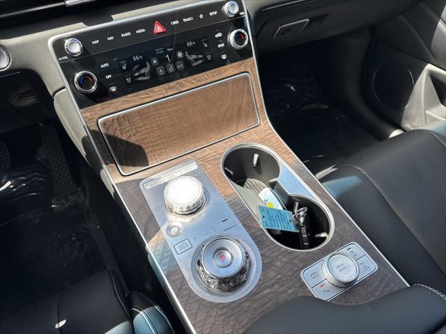 Photo of 2025 Vik Black Genesis GV80
