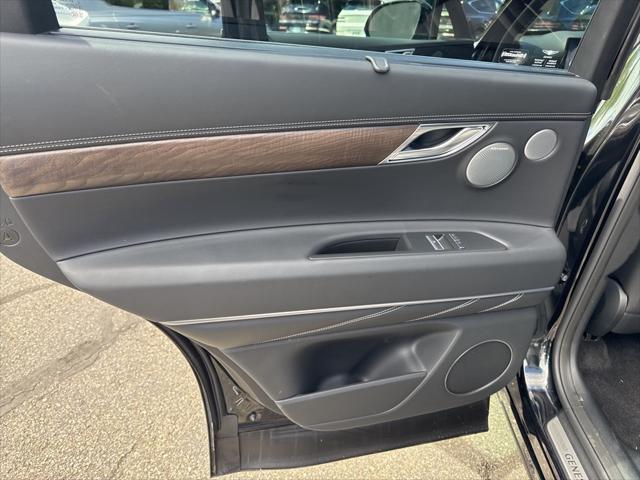Photo of 2025 Vik Black Genesis GV80