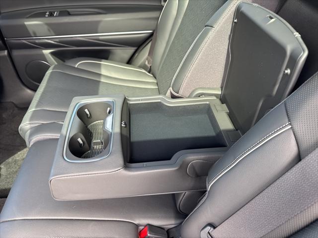Photo of 2025 Vik Black Genesis GV80