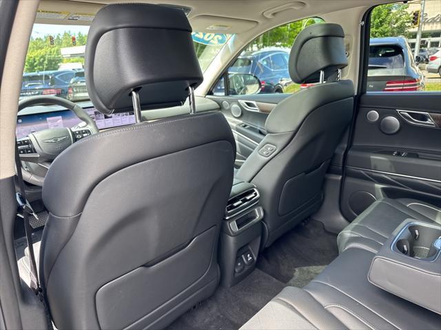 Photo of 2025 Vik Black Genesis GV80