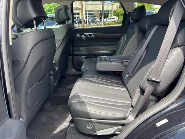 Photo of 2025 Vik Black Genesis GV80