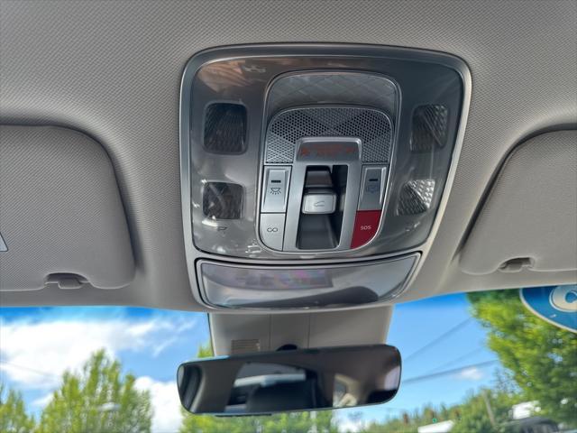 Photo of 2025 Vik Black Genesis GV80