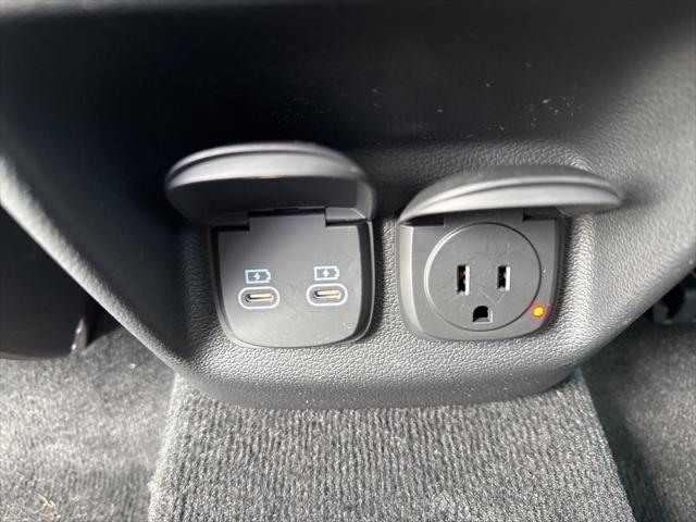 Photo of 2025 Vik Black Genesis GV80