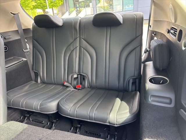 Photo of 2025 Vik Black Genesis GV80