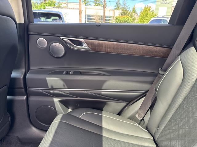 Photo of 2025 Vik Black Genesis GV80