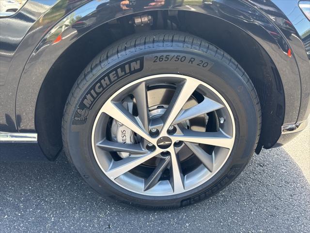 Photo of 2025 Vik Black Genesis GV80