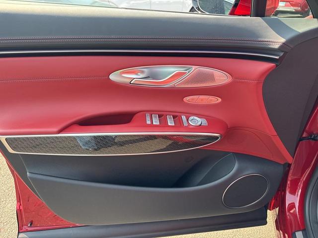 Photo of 2026 Mauna Red Genesis GV70