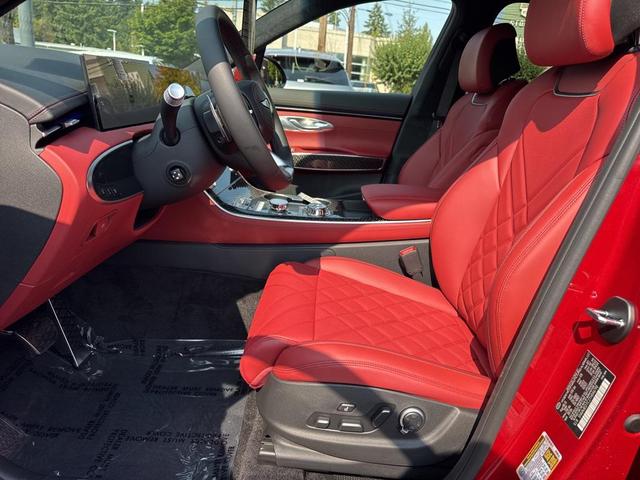 Photo of 2026 Mauna Red Genesis GV70
