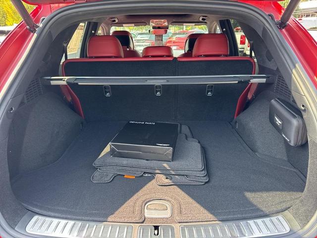 Photo of 2026 Mauna Red Genesis GV70
