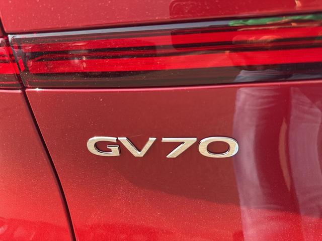 Photo of 2026 Mauna Red Genesis GV70