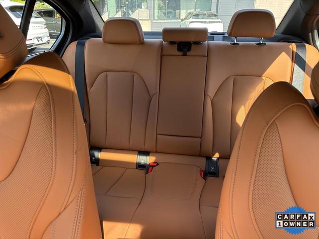 Photo of 2024 Phytonic Blue Metallic BMW 330
