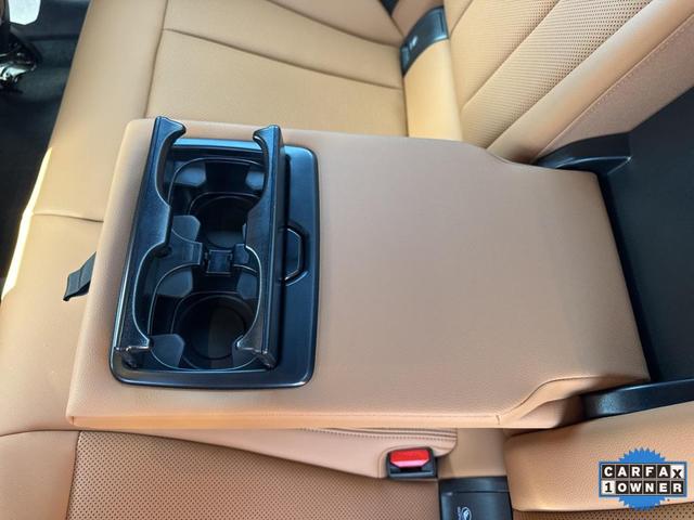 Photo of 2024 Phytonic Blue Metallic BMW 330