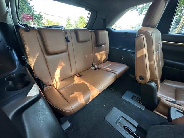 Photo of 2018 Shoreline Blue Pearl Toyota Highlander Hybrid