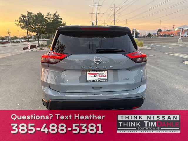 Photo of 2026 Boulder Gray Pearl Nissan Rogue