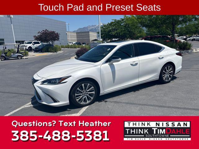 Photo of 2019 White Lexus ES 350