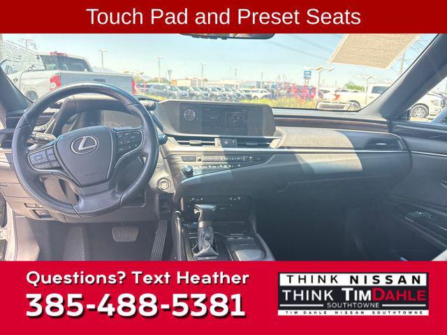 Photo of 2019 White Lexus ES 350