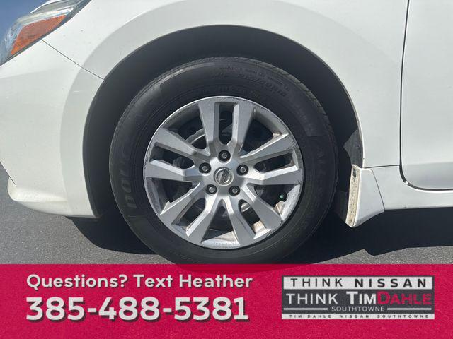 Photo of 2016 Glacier White Nissan Altima