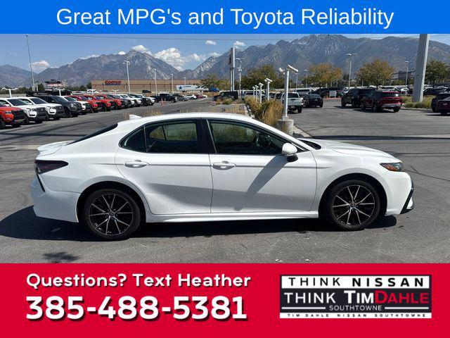 Photo of 2023 White Toyota Camry