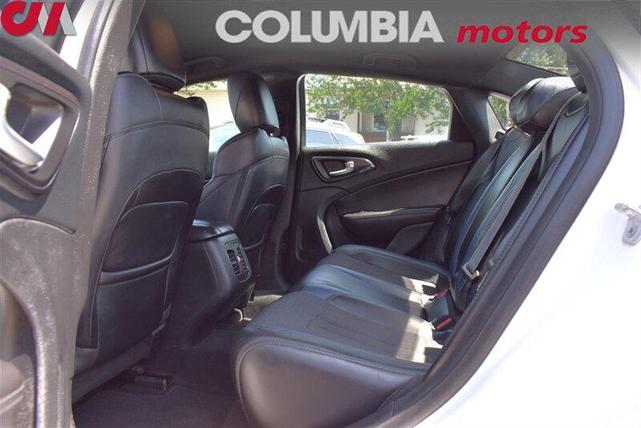 Photo of 2015 Bright White Clearcoat Chrysler 200