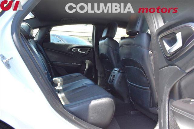 Photo of 2015 Bright White Clearcoat Chrysler 200
