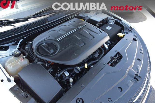 Photo of 2015 Bright White Clearcoat Chrysler 200