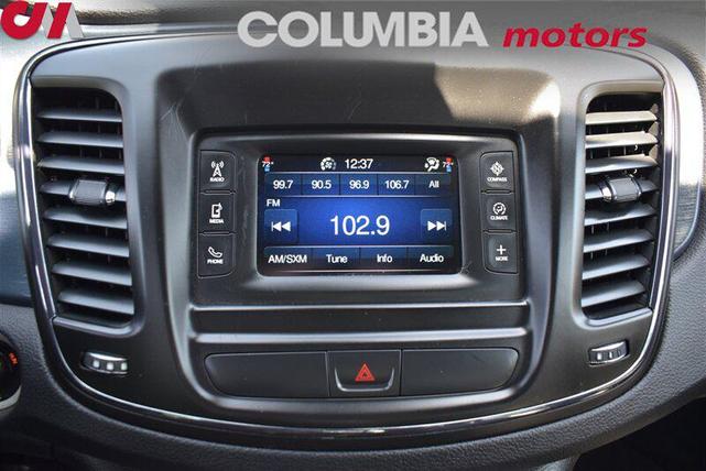 Photo of 2015 Bright White Clearcoat Chrysler 200