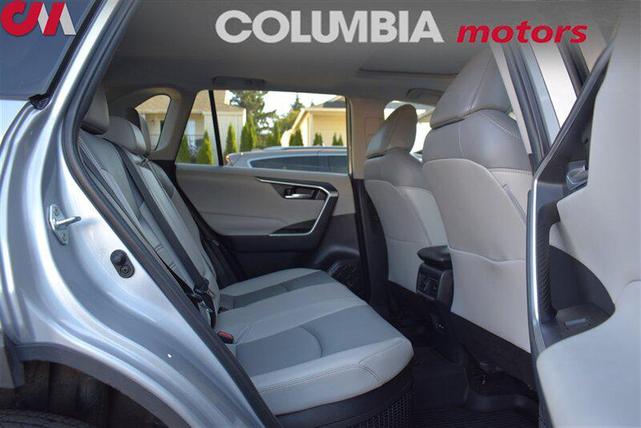 Photo of 2021 Silver Sky Metallic Toyota RAV4 Hybrid