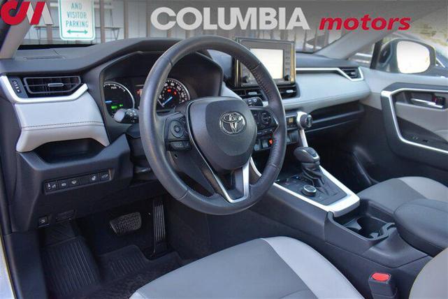 Photo of 2021 Silver Sky Metallic Toyota RAV4 Hybrid
