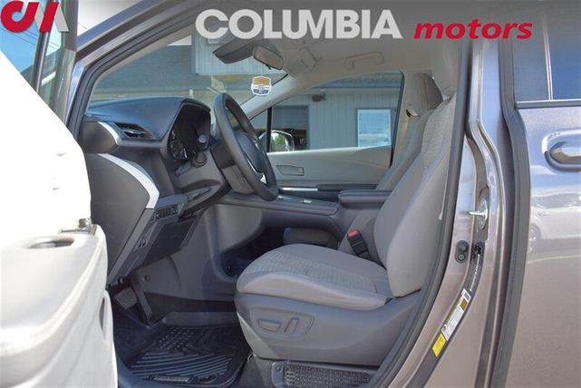 Photo of 2021 Predawn Gray Mica Toyota Sienna