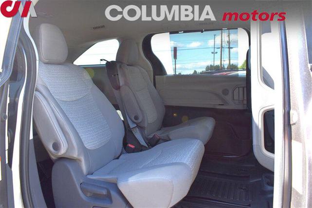 Photo of 2021 Predawn Gray Mica Toyota Sienna