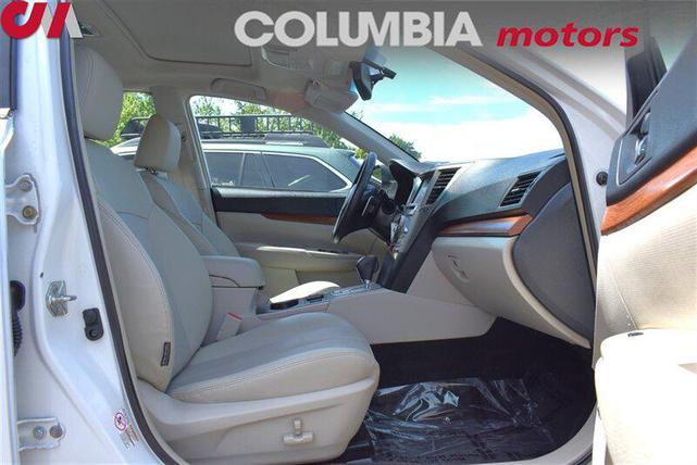 Photo of 2013 Satin White Pearl Subaru Outback