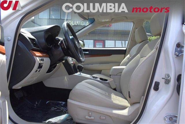 Photo of 2013 Satin White Pearl Subaru Outback