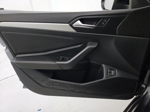 Photo of 2024 Gray Volkswagen Jetta