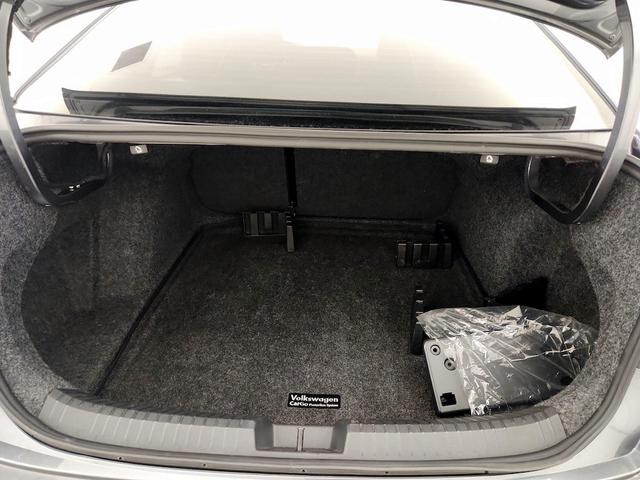 Photo of 2024 Gray Volkswagen Jetta
