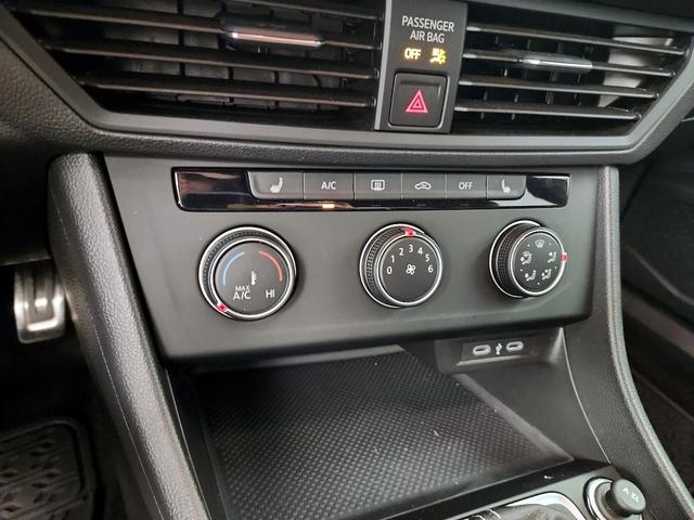 Photo of 2024 Gray Volkswagen Jetta