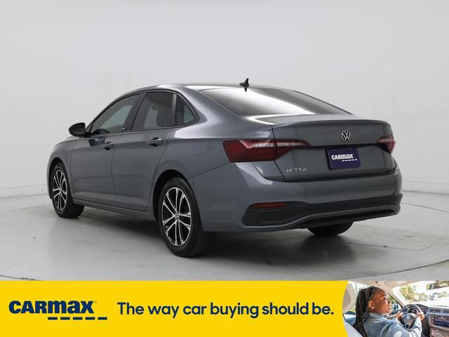 Photo of 2024 Gray Volkswagen Jetta