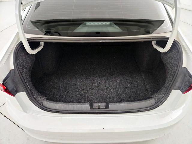 Photo of 2021 White Volkswagen Jetta
