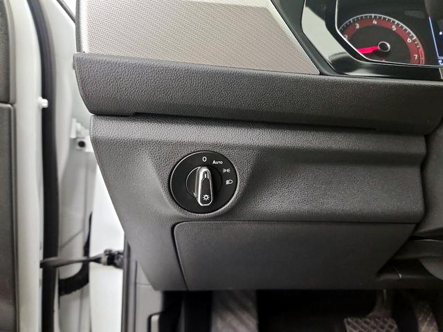 Photo of 2021 White Volkswagen Jetta