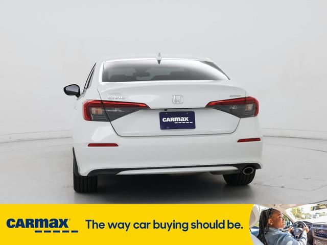 Photo of 2022 White Honda Civic