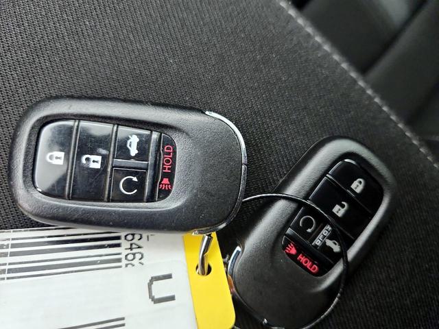 Photo of 2022 White Honda Civic