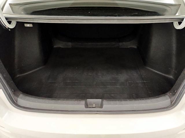 Photo of 2022 White Honda Civic