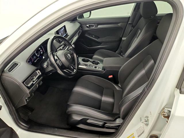 Photo of 2022 White Honda Civic