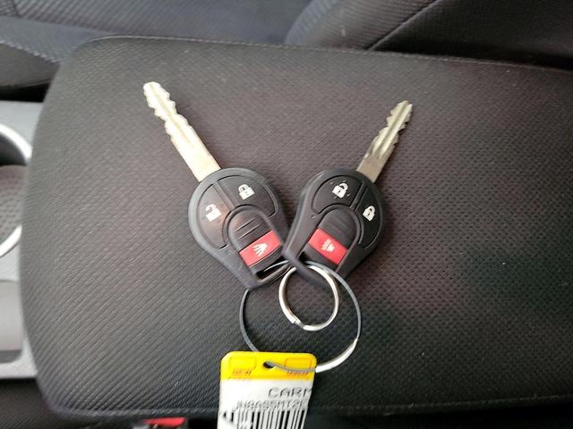 Photo of 2014 Gray Nissan Rogue Select
