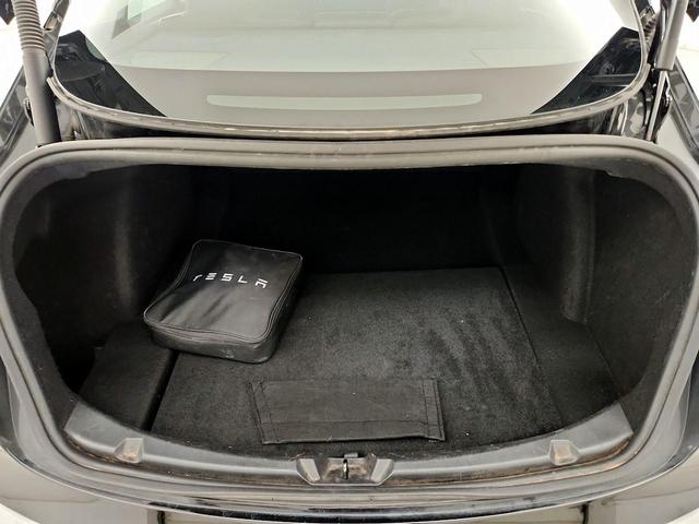 Photo of 2022 Black Tesla Model 3