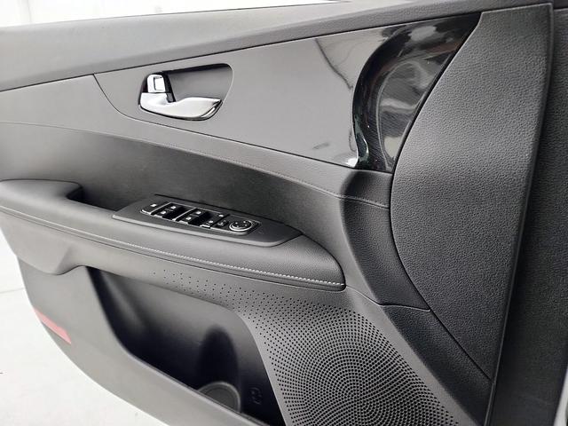 Photo of 2024 White Kia Forte