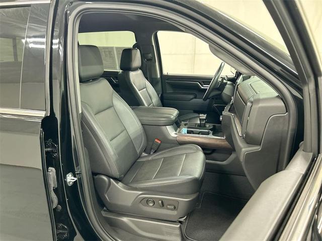 Photo of 2023 Onyx Black GMC Sierra 1500
