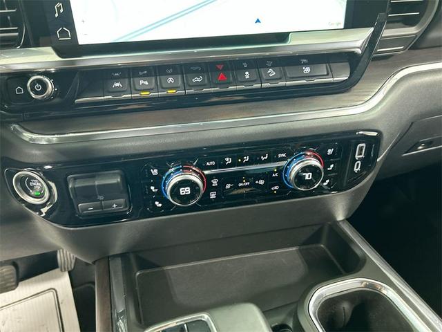 Photo of 2023 Onyx Black GMC Sierra 1500