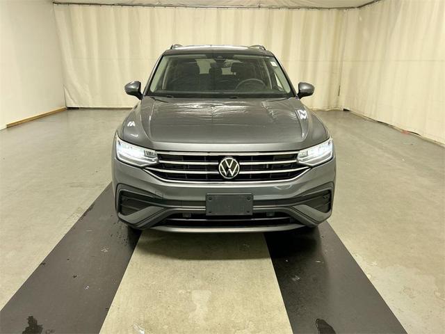 Photo of 2023 Platinum Gray Metallic Volkswagen Tiguan