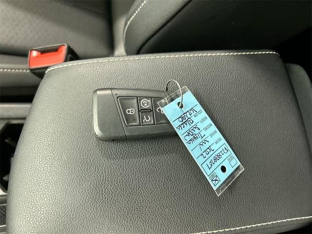 Photo of 2022 Deep Black Pearl Effect Volkswagen Tiguan